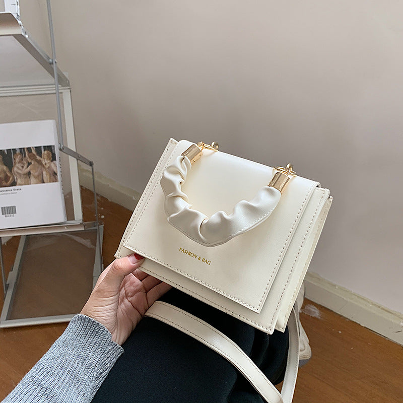 Small And Fashionable One-Shoulder Messenger Bag